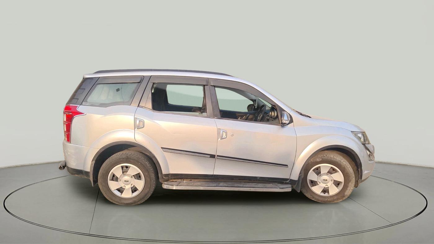 2017 Mahindra XUV500 W6 1.99, Diesel, Manual, 90,803 km, exterior