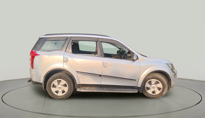 2017 Mahindra XUV500 W6 1.99, Diesel, Manual, 90,803 km, exterior