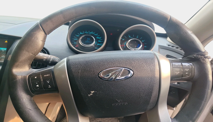 2017 Mahindra XUV500 W6 1.99, Diesel, Manual, 90,803 km, interior