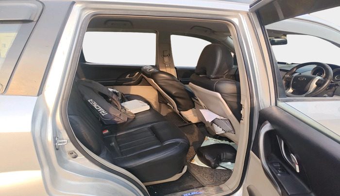 2017 Mahindra XUV500 W6 1.99, Diesel, Manual, 90,803 km, interior