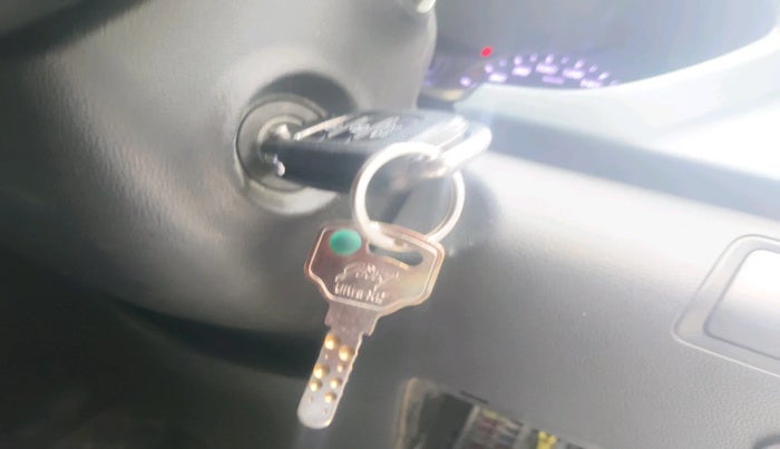 2015 Hyundai i20 Active 1.2 S, Petrol, Manual, 1,55,911 km, interior