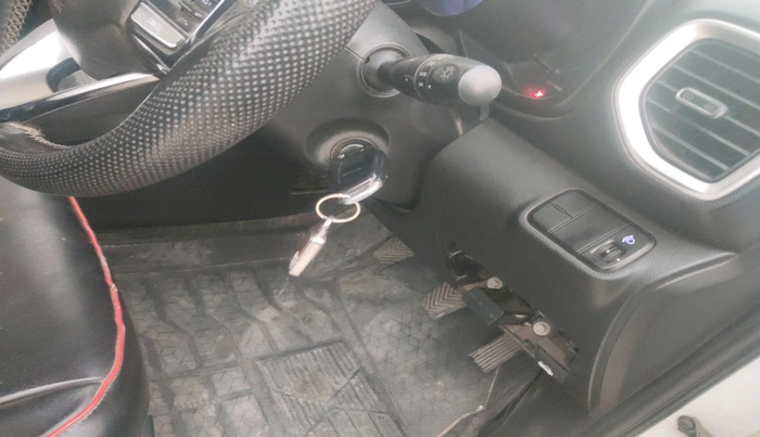 2019 Hyundai VENUE SX 1.4 CRDI, Diesel, Manual, 1,38,764 km, interior