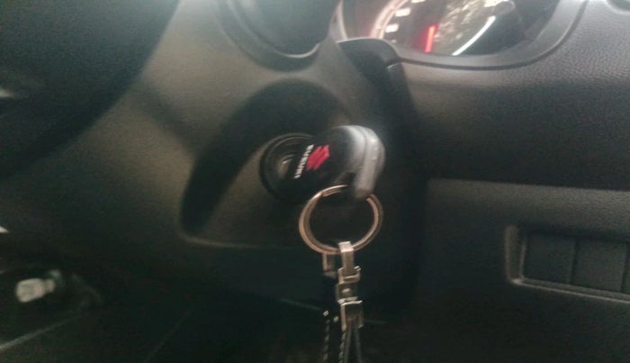 2019 Maruti Swift VXI AMT, Petrol, Automatic, 66,450 km, interior