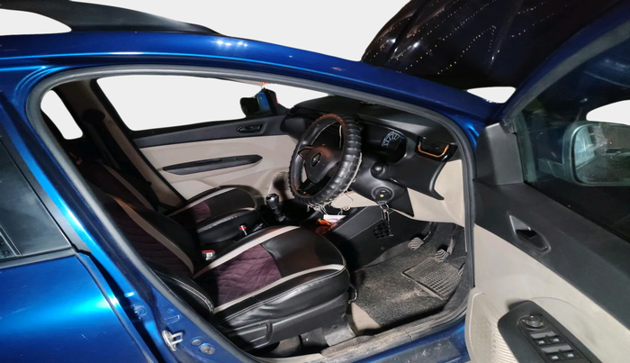 2020 Renault TRIBER RXT, Petrol, Manual, 73,059 km, interior