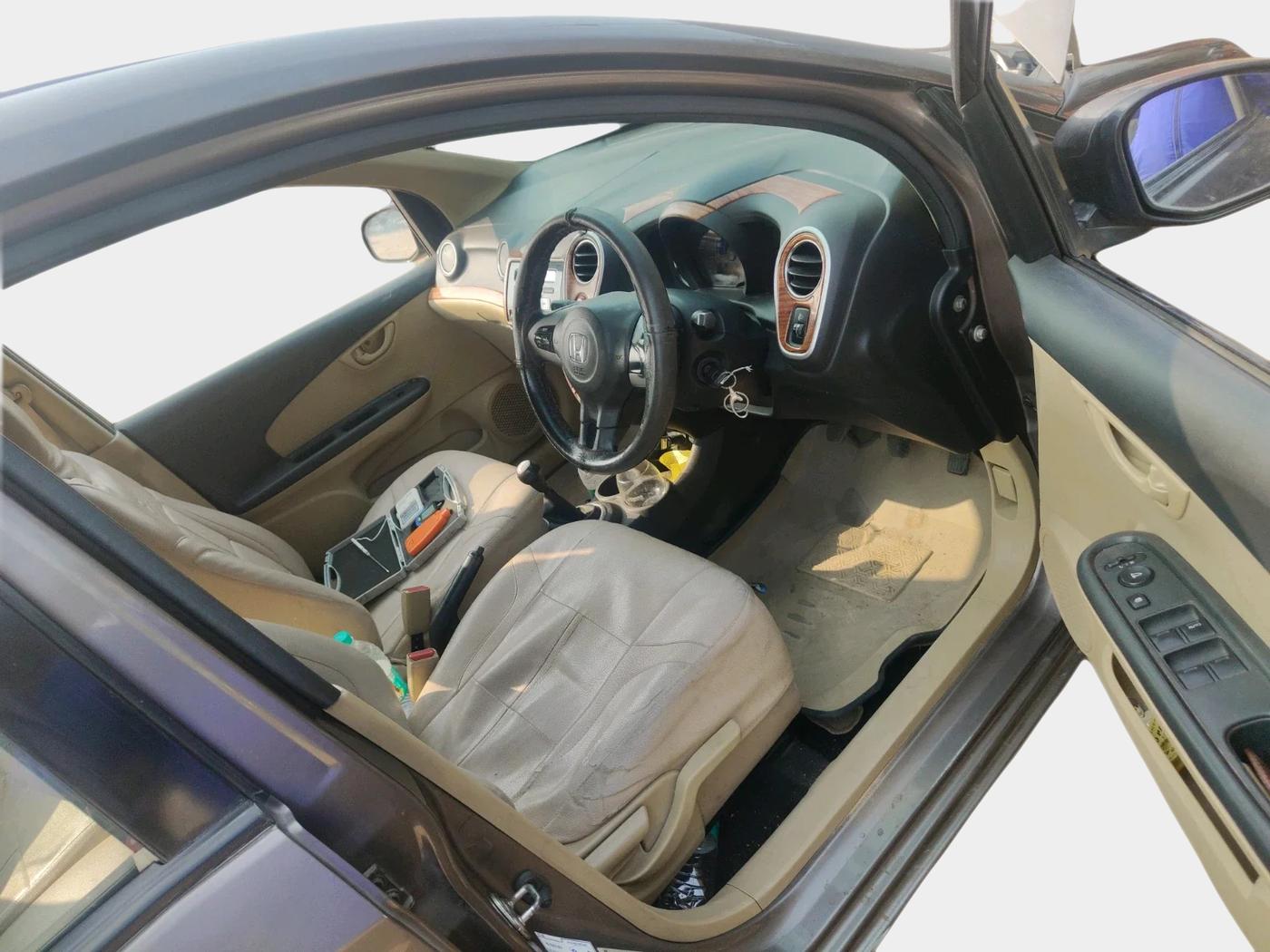 2015 Honda Mobilio 1.5L I-VTEC V, Petrol, Manual, 79,795 km, interior