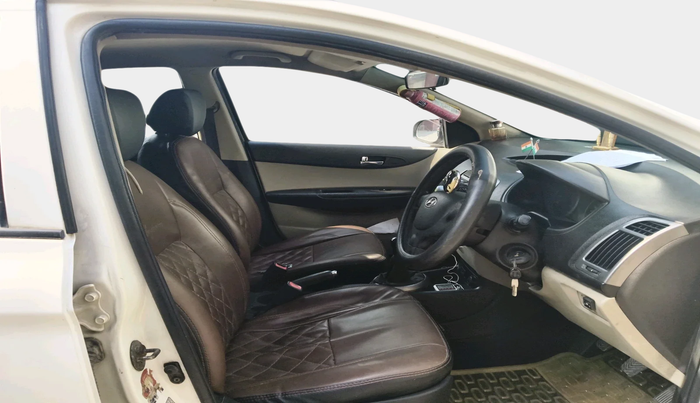 2013 Hyundai i20 MAGNA (O) 1.2, Petrol, Manual, 1,74,292 km, interior