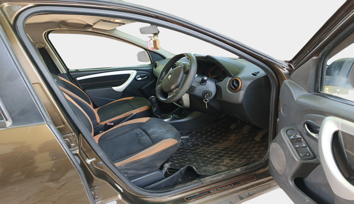 2016 Renault Duster RXL 85PS EXPLORE, Diesel, Manual, 1,04,697 km, interior