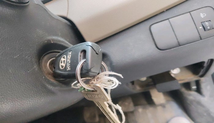 2015 Hyundai Grand i10 SPORTZ 1.2 KAPPA VTVT, Petrol, Manual, 1,06,955 km, interior