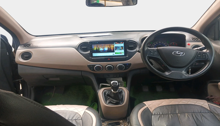 2016 Hyundai Grand i10 SPORTZ 1.2 KAPPA VTVT, CNG, Manual, 1,07,868 km, interior