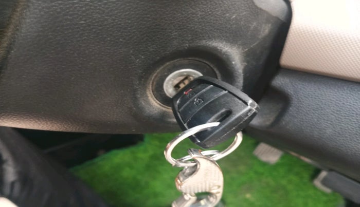 2016 Hyundai Grand i10 SPORTZ 1.2 KAPPA VTVT, CNG, Manual, 1,07,868 km, interior