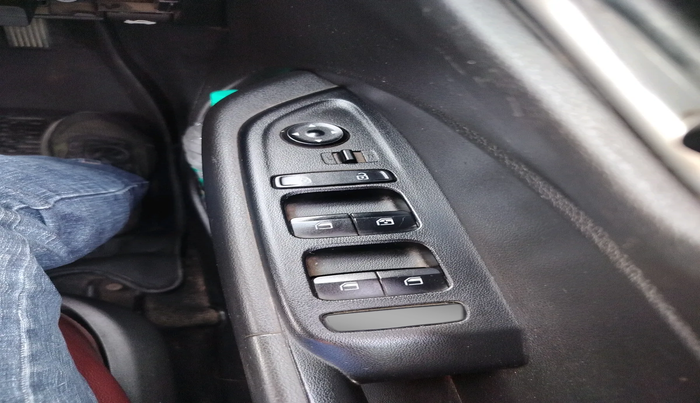 2019 Hyundai VENUE S 1.2, Petrol, Manual, 76,422 km, interior