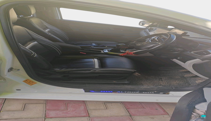 2021 Tata ALTROZ XZ PETROL, Petrol, Manual, 30,923 km, interior