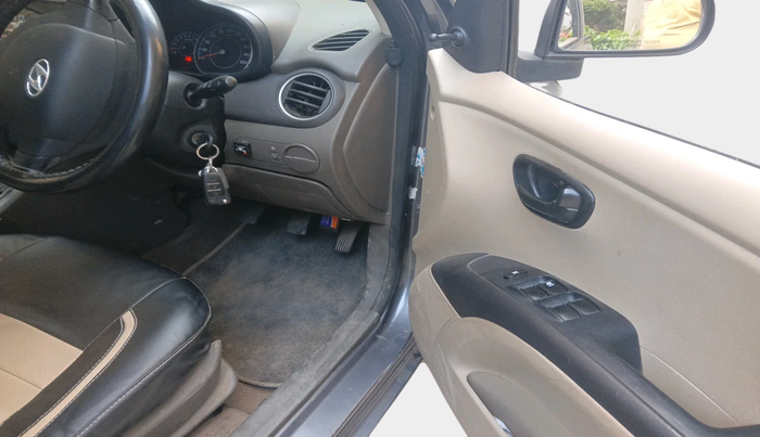 2016 Hyundai i10 MAGNA 1.1, CNG, Manual, 74,600 km, interior