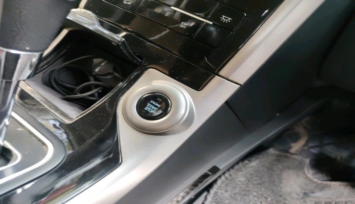 2019 Mahindra XUV500 W7 AT, Diesel, Automatic, 72,644 km, interior