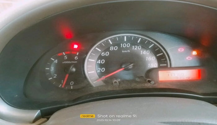 2011 Nissan Micra XV DIESEL, Diesel, Manual, 1,17,760 km, interior