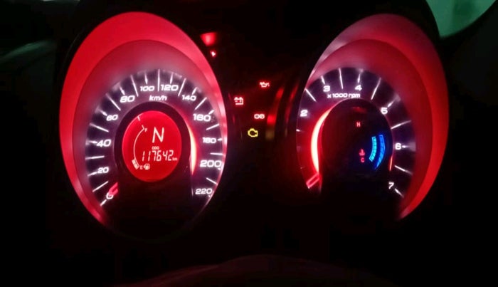 2013 Mahindra XUV500 W8, Diesel, Manual, 1,17,642 km, interior