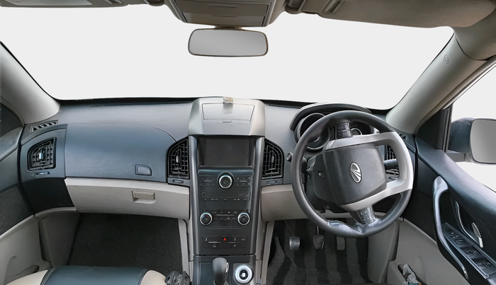 2016 Mahindra XUV500 W8, Diesel, Manual, 1,54,083 km, interior