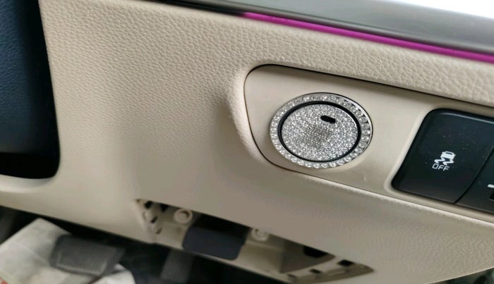 2022 KIA CARENS LUXURY PLUS 1.5 DIESEL AT 6 STR, Diesel, Automatic, 62,974 km, interior