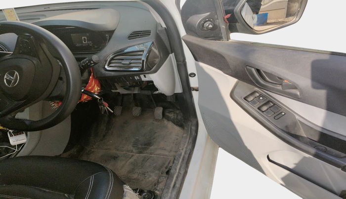 2022 Tata Tiago XT PETROL, Petrol, Manual, 5,009 km, interior