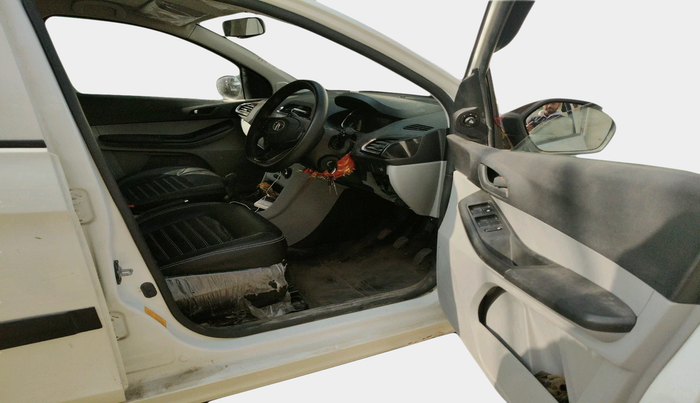 2022 Tata Tiago XT PETROL, Petrol, Manual, 5,009 km, interior