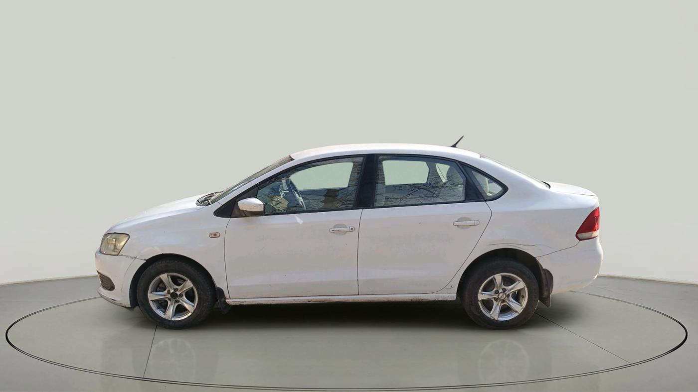 2012 Volkswagen Vento TRENDLINE 1.6, Petrol, Manual, 62,218 km, exterior
