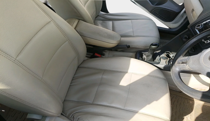 2012 Volkswagen Vento TRENDLINE 1.6, Petrol, Manual, 62,218 km, interior