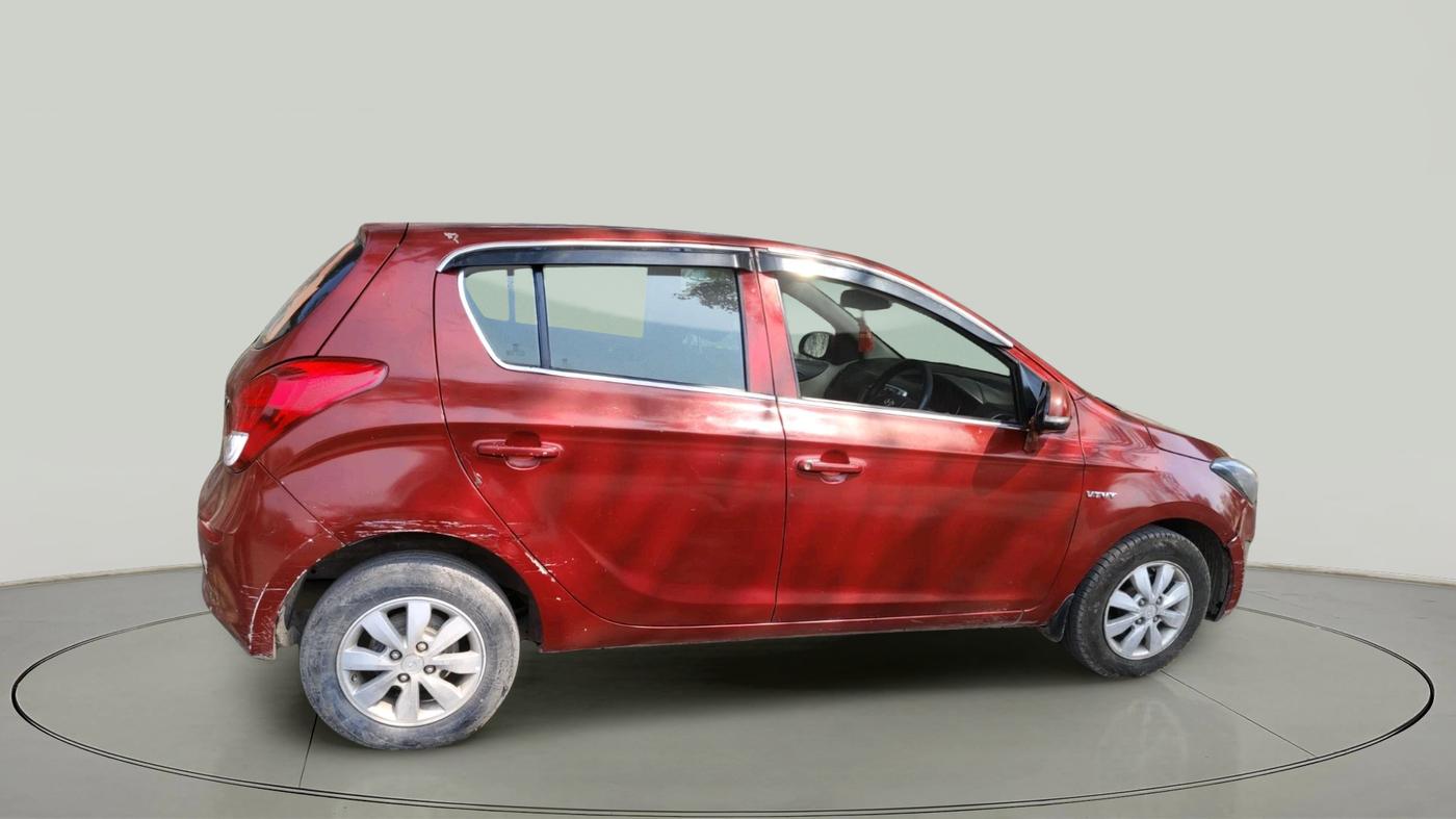 2013 Hyundai i20 SPORTZ 1.2, CNG, Manual, 1,20,121 km, exterior
