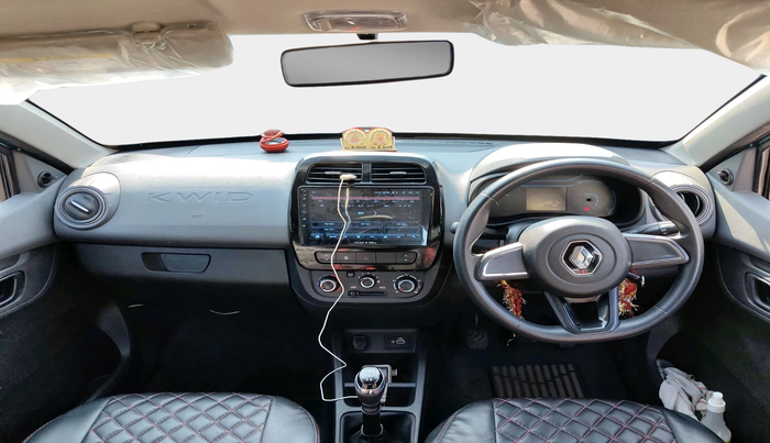 2021 Renault Kwid RXT 1.0 (O), Petrol, Manual, 26,077 km, interior