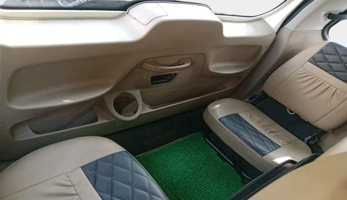 2017 Mahindra TUV300 T8, Diesel, Manual, 22,840 km, interior