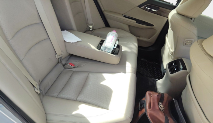 2017 Honda Accord HYBRID, Hybrid, Automatic, 97,392 km, interior