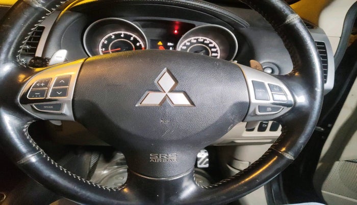 2010 Mitsubishi Outlander 2.4 MIVEC, Petrol, Automatic, 1,11,481 km, interior