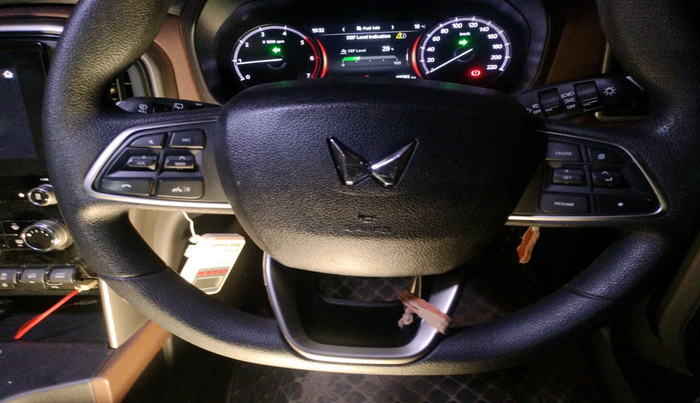 2023 Mahindra SCORPIO-N Z6 DIESEL MT 2WD 7 STR, Diesel, Manual, 48,381 km, interior