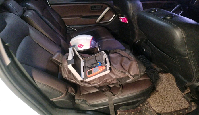 2023 Mahindra SCORPIO-N Z6 DIESEL MT 2WD 7 STR, Diesel, Manual, 48,381 km, interior