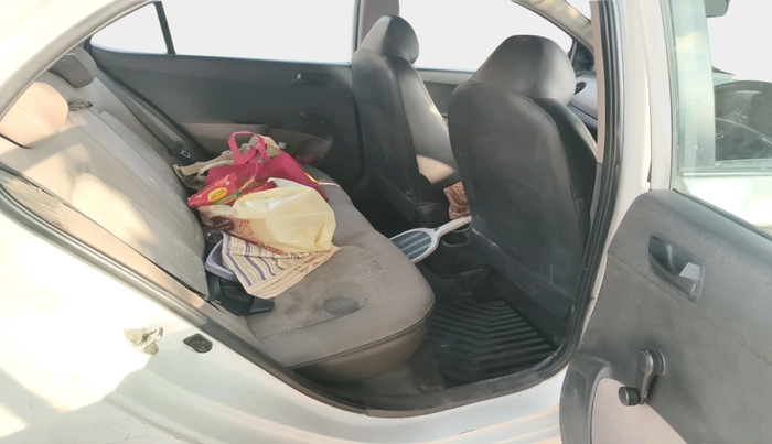 2017 Hyundai Xcent BASE 1.2, Petrol, Manual, 1,79,531 km, interior