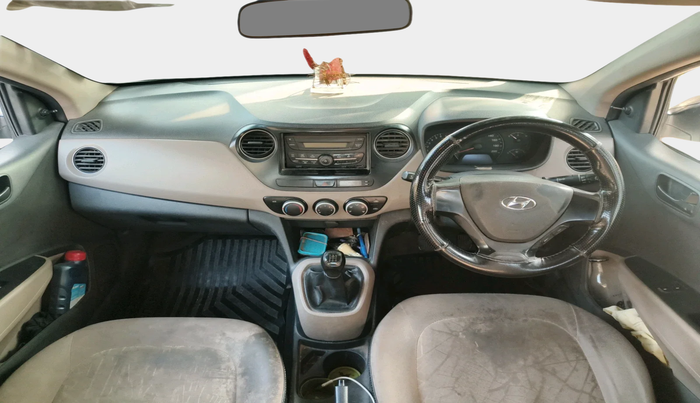 2017 Hyundai Xcent BASE 1.2, Petrol, Manual, 1,79,531 km, interior