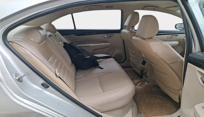 2016 Maruti Ciaz ZDI SHVS, Diesel, Manual, 96,725 km, interior