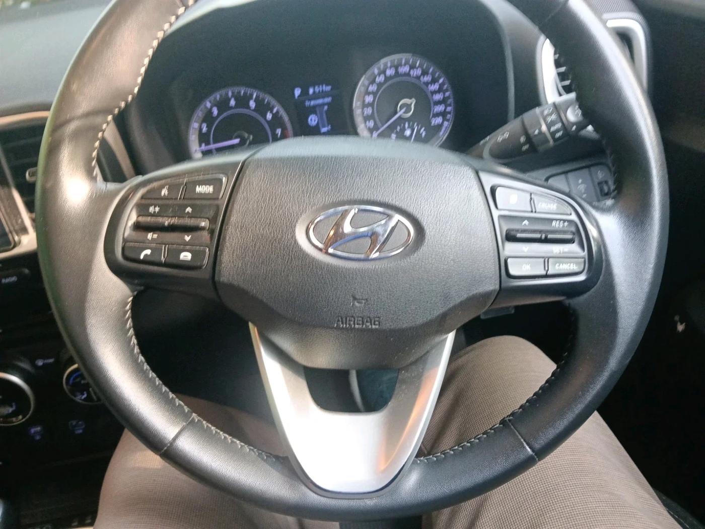 2019 Hyundai VENUE S (O) 1.0 Turbo Petrol DCT, Petrol, Automatic, 1,03,023 km, interior