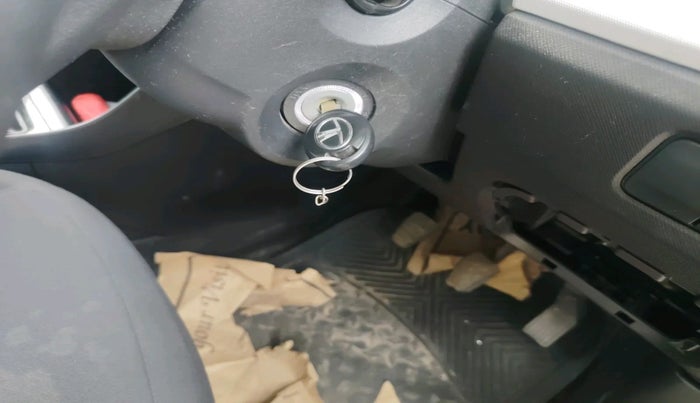 2023 Tata PUNCH PURE RHYTHM PACK MT, Petrol, Manual, 12,816 km, interior