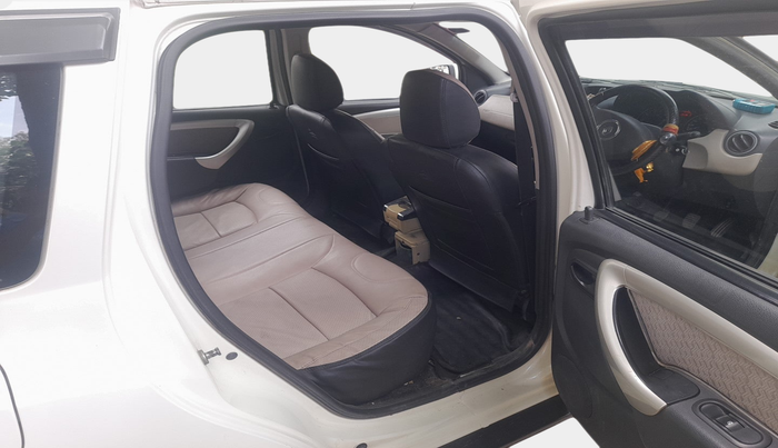 2014 Renault Duster RXL PETROL, Petrol, Manual, 1,19,868 km, interior
