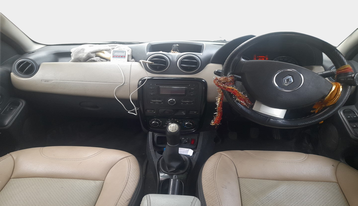 2014 Renault Duster RXL PETROL, Petrol, Manual, 1,19,868 km, interior
