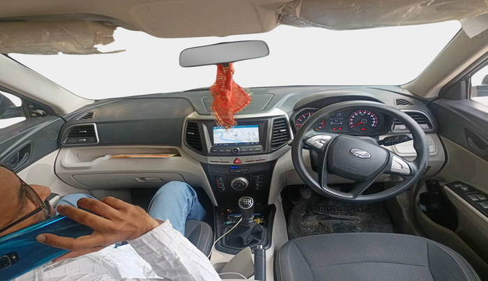 2019 Mahindra XUV300 W6 1.2 PETROL, Petrol, Manual, 1,05,766 km, interior