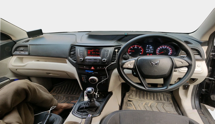 2022 Mahindra XUV300 W6 1.5 Diesel, Diesel, Manual, 59,098 km, interior