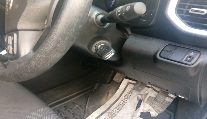 2019 Hyundai VENUE S 1.2, Petrol, Manual, 25,311 km, interior