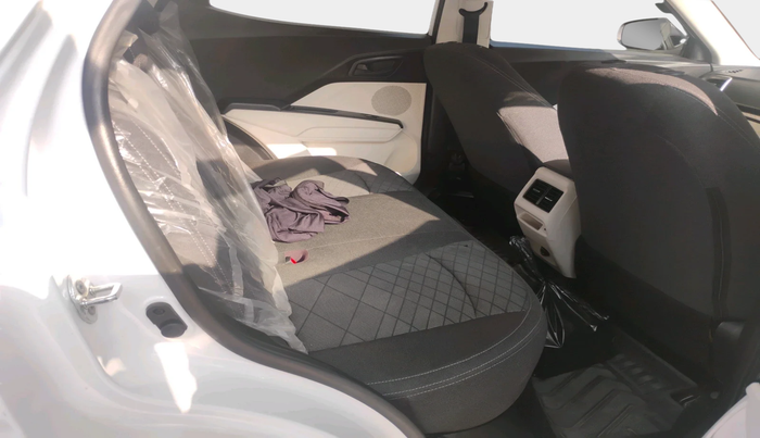 2024 Mahindra XUV 3XO MX1 1.2 L TCMPFi, Petrol, Manual, 12,928 km, interior