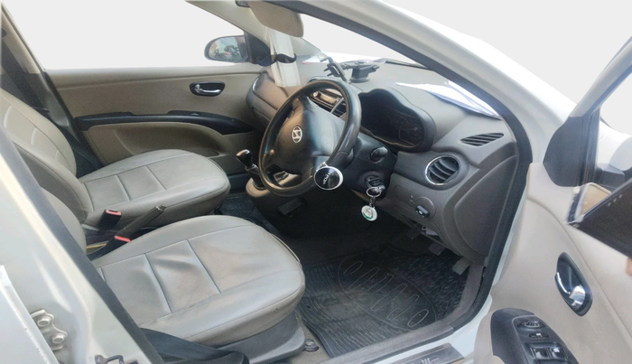 2011 Hyundai i10 MAGNA 1.2, CNG, Manual, 1,34,517 km, interior