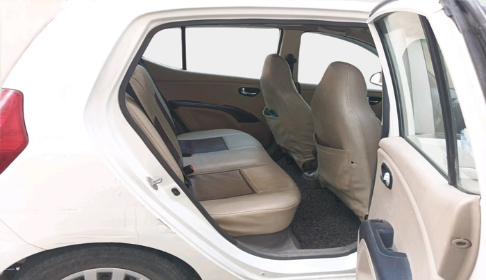 2016 Hyundai i10 SPORTZ 1.1, Petrol, Manual, 96,313 km, interior