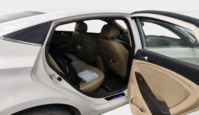 2015 Hyundai Verna FLUIDIC 4S 1.6 VTVT S(O), Petrol, Manual, 1,20,769 km, interior