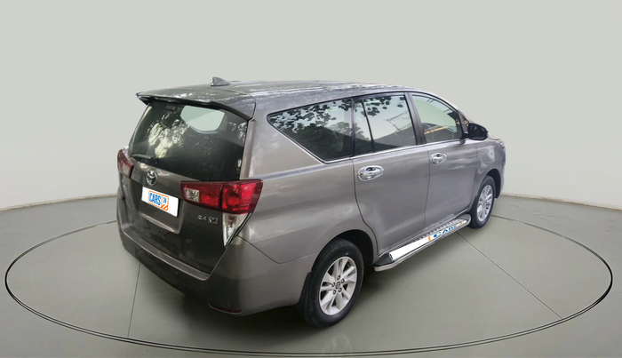 2017 Toyota Innova Crysta 2.4 VX 7 STR, Diesel, Manual, 1,29,834 km, exterior