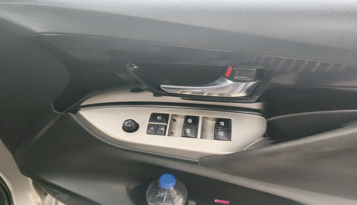 2017 Toyota Innova Crysta 2.4 VX 7 STR, Diesel, Manual, 1,29,834 km, interior