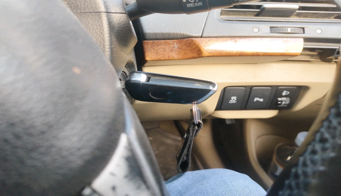 2011 Honda Accord 2.4L I-VTEC MT, Petrol, Manual, 1,22,055 km, interior